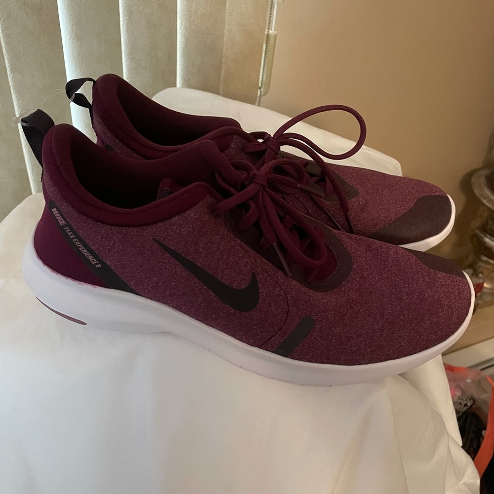 WOMANS NIKE FLEX EXPERIENCE